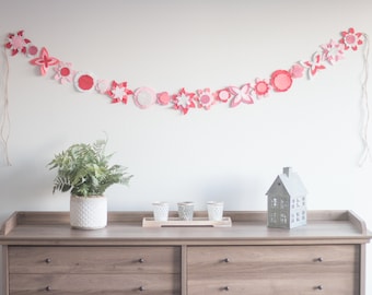 Summer Flower Felt Garland Home Decor, Spring Home Decor, Kids bedroom Decor, Kids Playroom Decor, Party Decor, House Warming Gift, Handmade