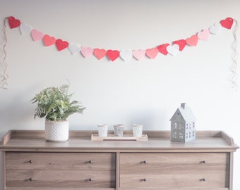 Valentines Day Felt Garland, Holiday Garland, Heart Garland, Handmade, Hearts, White, Light Pink, Coral, Dark Pink, Holiday Decorations