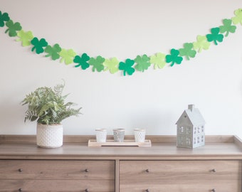St. Patricks Garland, St Patricks Day Decorations,Shamrock Garland, Holiday Garland, Handmade, Handmade Garland, Four Leaf Clover, Shamerock
