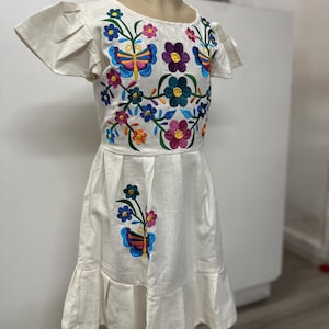 Mädchen Schöne Größe 4T mexikanische Kleid