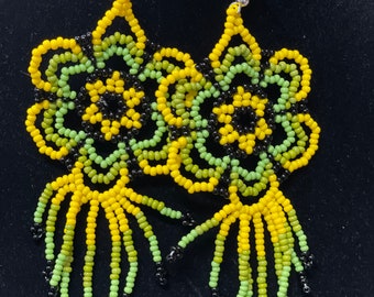 Hermosos Aretes Huichol chaquira