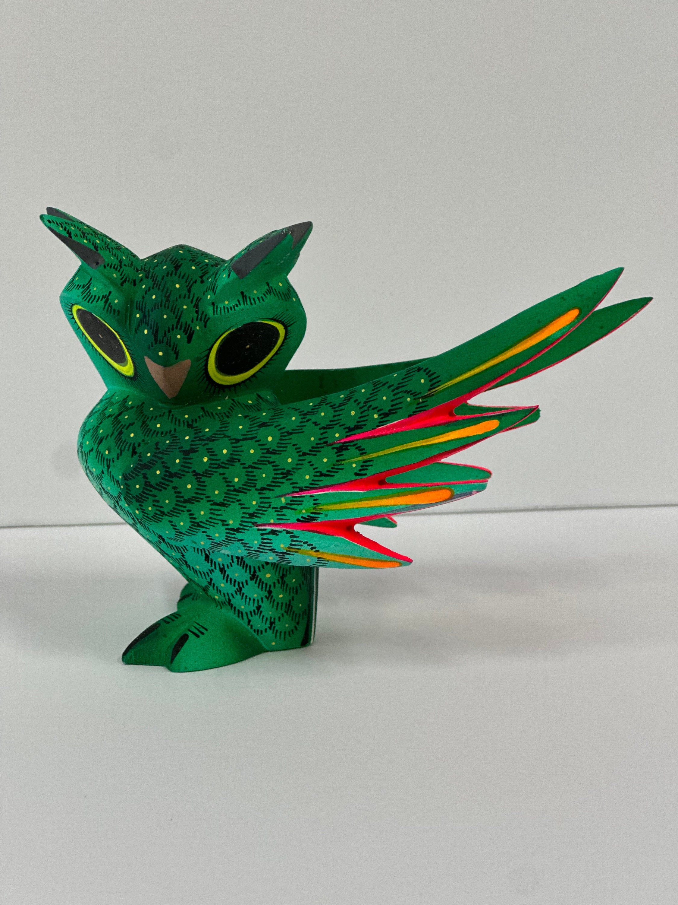 フクロウの魔法：驚異のアレブリヘスの芸術 - Etsy 日本