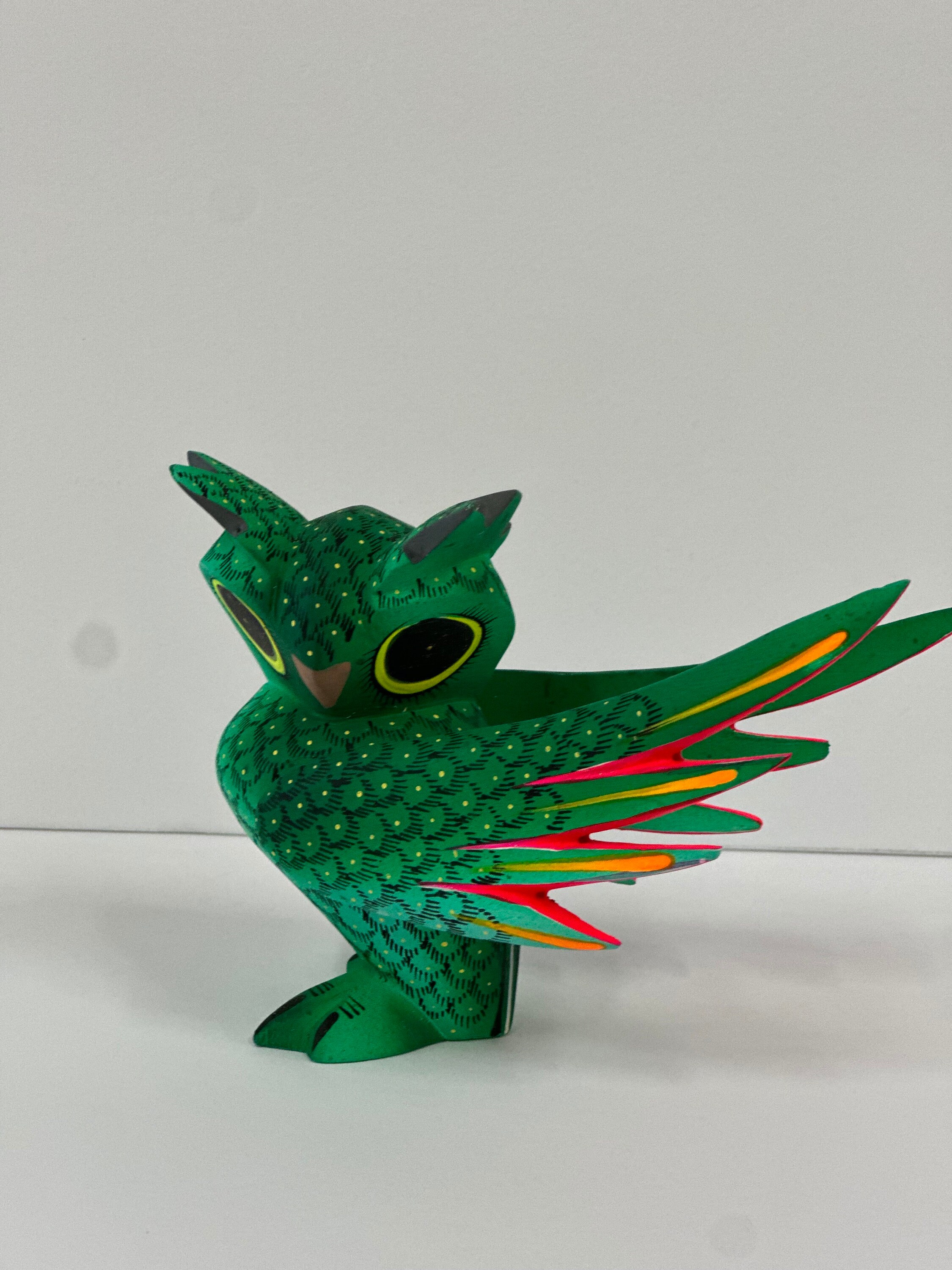 フクロウの魔法：驚異のアレブリヘスの芸術 - Etsy 日本