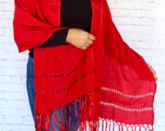 Crimson Elegance: Auténtico Rebozo Rojo Mexicano