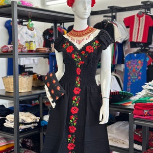 spanish linen dresses These Spanish Sisters Have the Sultry Linen Dresses, Caftans, and Jewelry  You'll Wear All Summer
