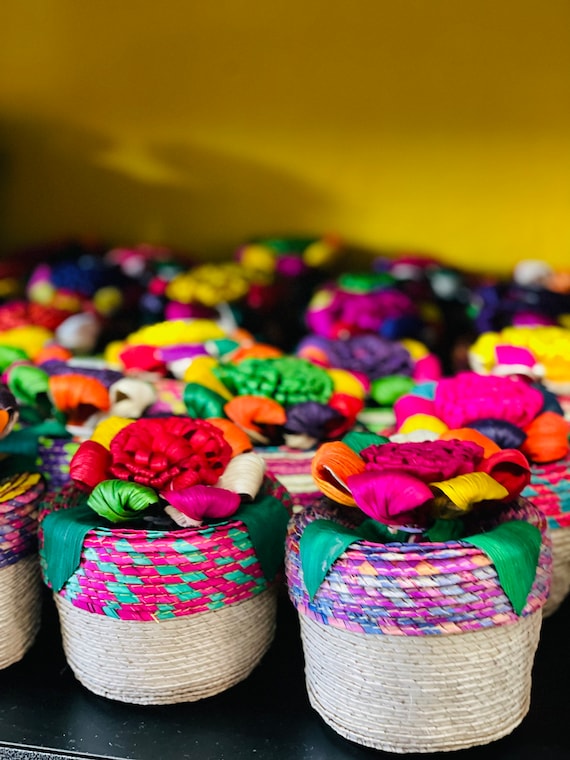Duo of Craftsmanship: Handgefertigte mexikanische Körbe Alajeros, Dulceros, y Joyeros