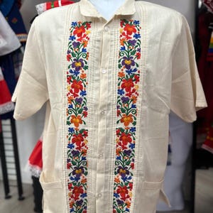 embroidery Men&#39;s   Guayabera size L