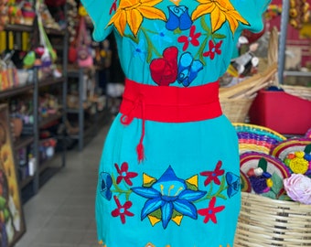 Hermoso vestido mexicano bordado