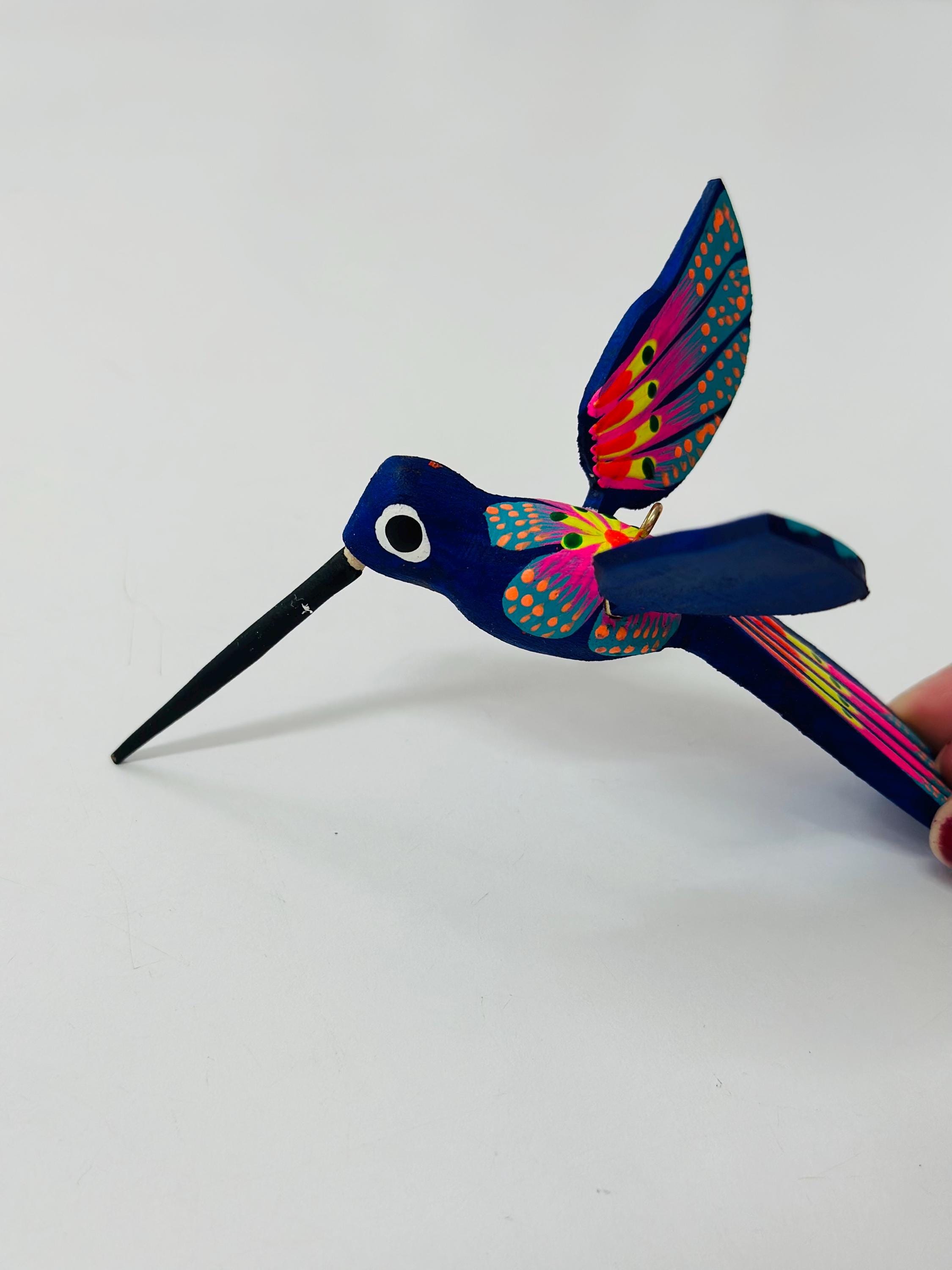 Beautiful colibrí bird ⭐️?Hair accesorio authentic mexican pieza . Art artesal Amazon.com: ONE Beaded Hummingbird, Souvenir, from Mexico  main image 4