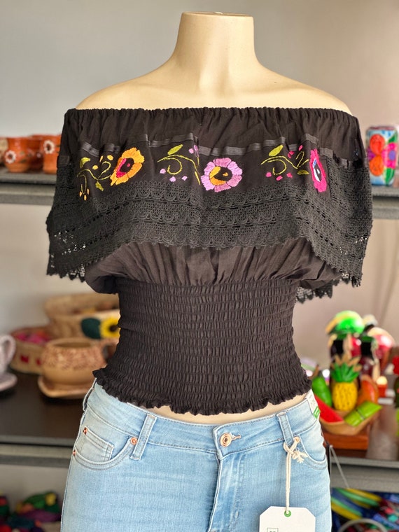 シャツ+ブラウス(半袖+袖なし) Vintage 90s Mexican embroidered blouse 7774E7DA-9811-4FB6-98A1-