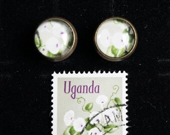 Upcycled stud earrings from stamp flower Uganda 10 mm