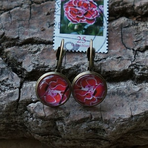 Upcycling - Ohrring aus Briefmarke - &quot;Nelke&quot;