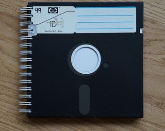 Upcycling EcoNotebook - Notebook made from two old 5.25" C64/PC floppy disks