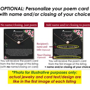 Puede incluir: Un set de regalo de graduaci&oacute;n con un collar de perlas sobre una tarjeta negra con detalles florales rosas. La tarjeta muestra el texto ON YOUR GRADUATION, Congrats, CLASS OF 2023 y un poema. Las opciones muestran personalizaci&oacute;n con nombre.