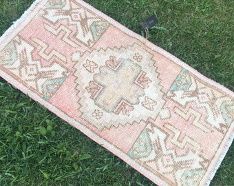 Handmade Rug, Vintage Rug, Door Mat Rug, Turkish Rug, Wellcome Mat Rug, Area Rug, Vintage Small Rug, Oushak Rug, Small Rug, 1’48x2’82 feet