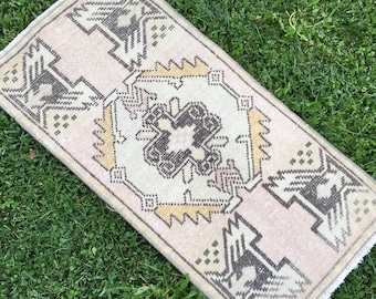 Door Mat Rug, Hallway Rug, Small Turkish Rug, Bath Mats Rug, Vintage Small Rug, Mat Rug, Faded Rug, Doorway Rug, Oushak Rug, 1’5”x3’ feet