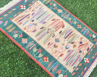 Green and Light Brown Kilim Rug, Turkish Carpet, Flowers Floor Kilim Rug, Bed Room Rug, Handmade Kilim Rug, Entry Rug, Oushak Rug, 4’8”x3’3”