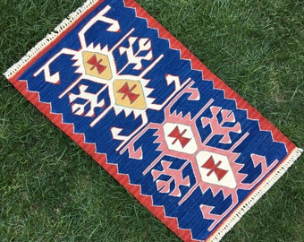 Blue and Red Kilim, Turkish Kilim, Bohemian Rug, Wool Kilim Rug, Hand Woven Kilim Rug, Flowers Rugs, Small Kilim Rug, Area Kilim, 1’7x2’8 ft