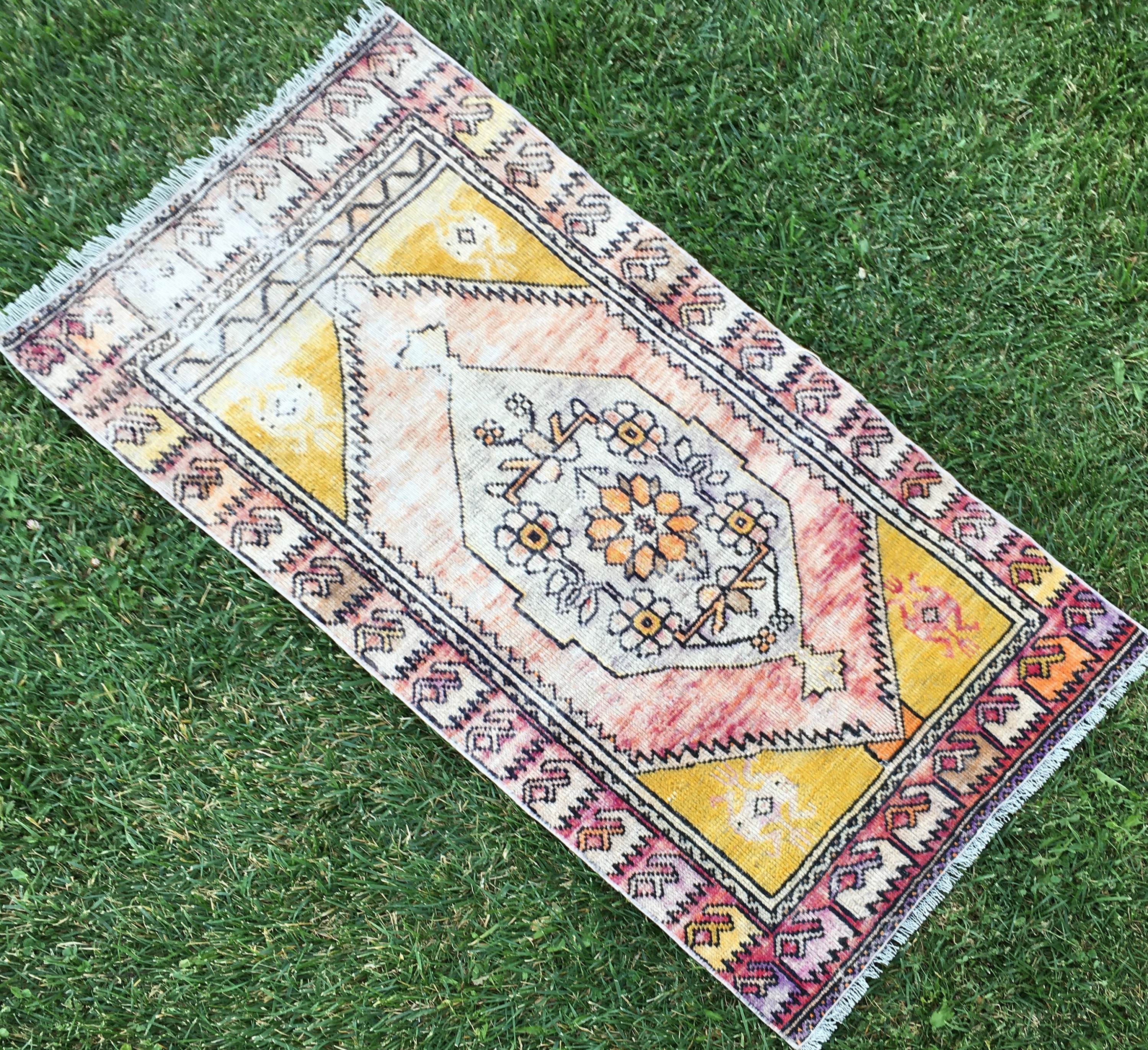Bohemian Small Flower Rug, Turkish Vintage Small Rugs, Home Decor Rug, Handmade Small Area Rug, Small Floor Rug, Boho Small Rugs, 2’2 x 4’1
