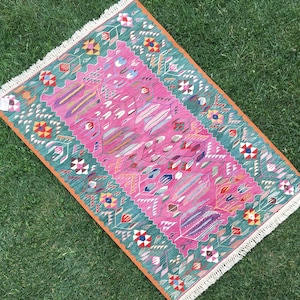 4’x5’6 Kilim Rug, Sugar Pink Rug, Pink and Green Rug, Fuscia Rug, Floral Kilim Rug, Romanian Rug, Hot Pink Kilim, Hand Weaving Kilim Teppich
