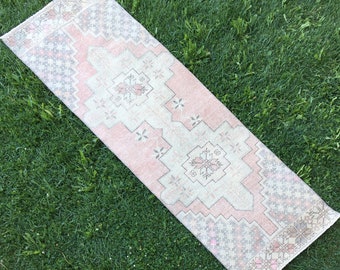 Hand Knotted Rug Runner, Vintage Rug Runner, Oushak Runner Rug, Turkish Carpet Runner, Distressed Low Pile Runner, Hallway Rug, 2’7x8’5 ft