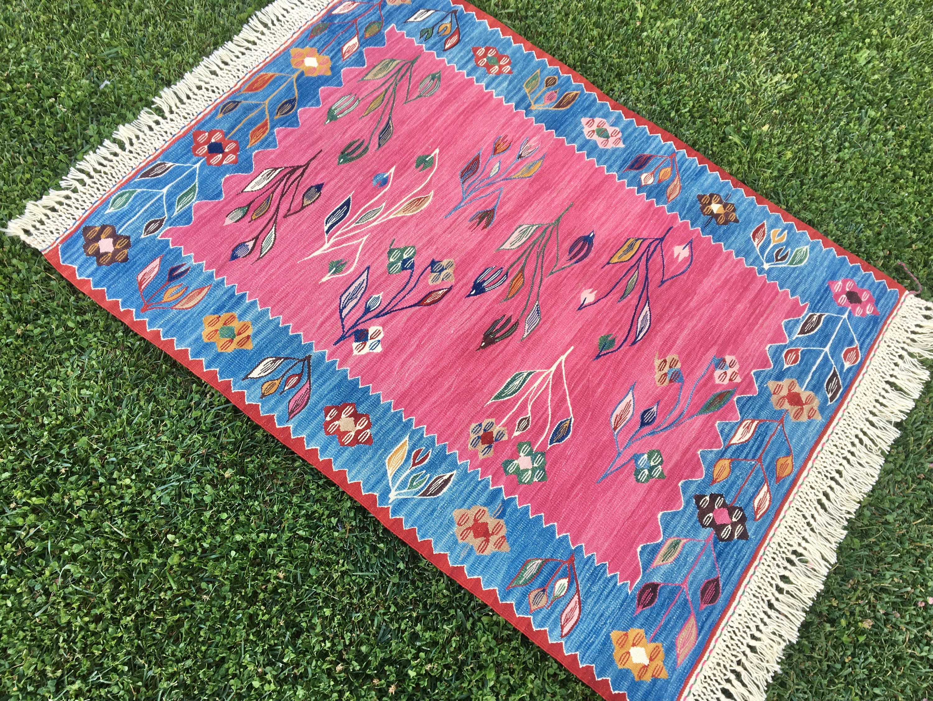 Tapis Kilim Rose Moderne, Tapis de Broderie, Kilim Tissé à La Main, en Laine, Boho Kilim, Persan 4'4