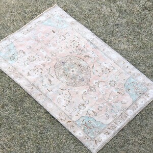 Vintage Turkish Pink Oushak Rug, Worn Low Pile Distressed Turkish Rug, Entry Rug Oushak, Floor Area Rug, Bedroom Rug, Antique Carpet 5’5x8’5