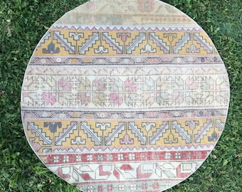 Low Pile Distressed Round Rug, Vintage Round Rug, Oushak Round Rug, Turkish Round Rug, Patchwork Round Rug, Hand Knotted Rug, 3’3”x3’3” feet