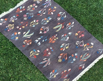 Turkish Kilim Rug, Black Floor Flower Rug, Oushak Rug, Black Rug, Vintage Black Rug, Kilim Rug, Handmade Rug, Colorful Rug, 5’2”x7’7” feet