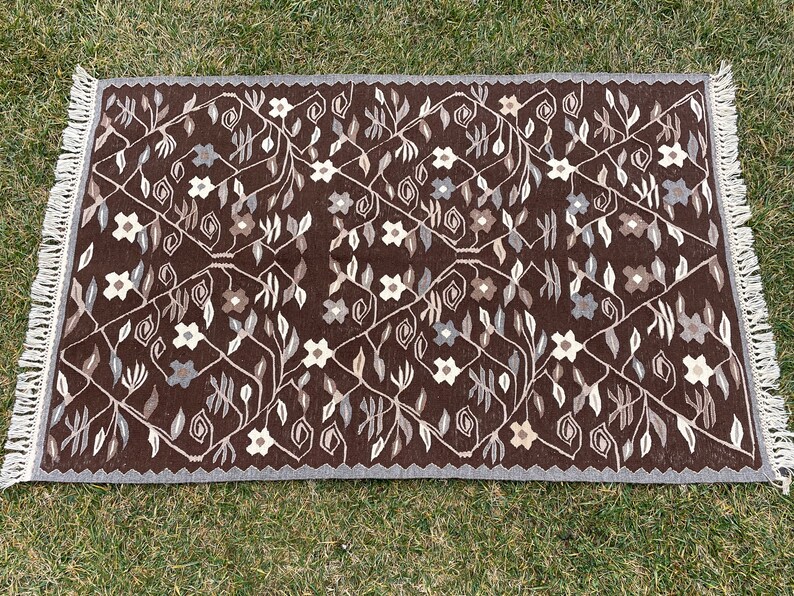 Alfombra de lana natural de flores, 3'8 x 5'4 pies, alfombra turca, alfombra de color marrón, alfombra Kilim, alfombra Oushak, alfombra tejida a mano, alfombra vintage, alfombra de área, alfombra de piso imagen 4