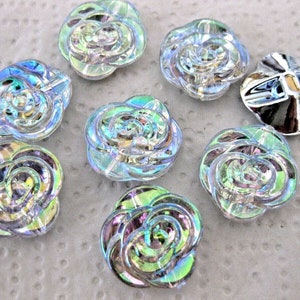 7 boutons fleurs roses boutons à queue plastique 25 mm multi K41