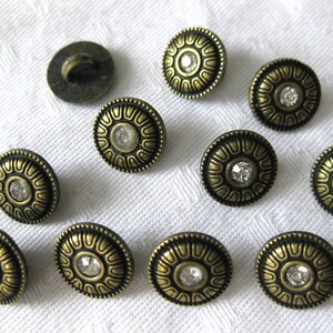 10 botões em ouro antigo com pedras, redondo, aprox. 12 mm, metal, K109.2E.
