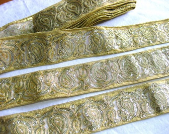 Bordure orientale de 1 mètre en or avec paillettes, environ 62 mm de large, B207.1E