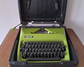Typewriter Adler Gaby with case, mechanical, Qwerty keyboard layout, 70s, vintage, retro