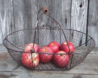 Rustic harvest basket, potato basket, fruit basket, wire basket, vintage, country house, garden decoration, vintage garden, shabby garden