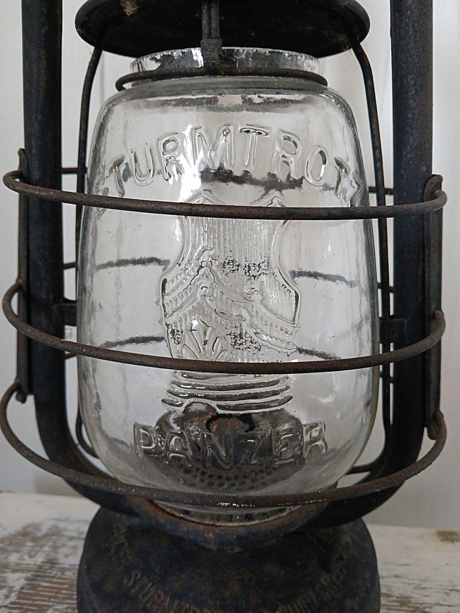 Antique Kerosene Lamp, Panzer Sturmtrotz La Cuirassée, Kästner and