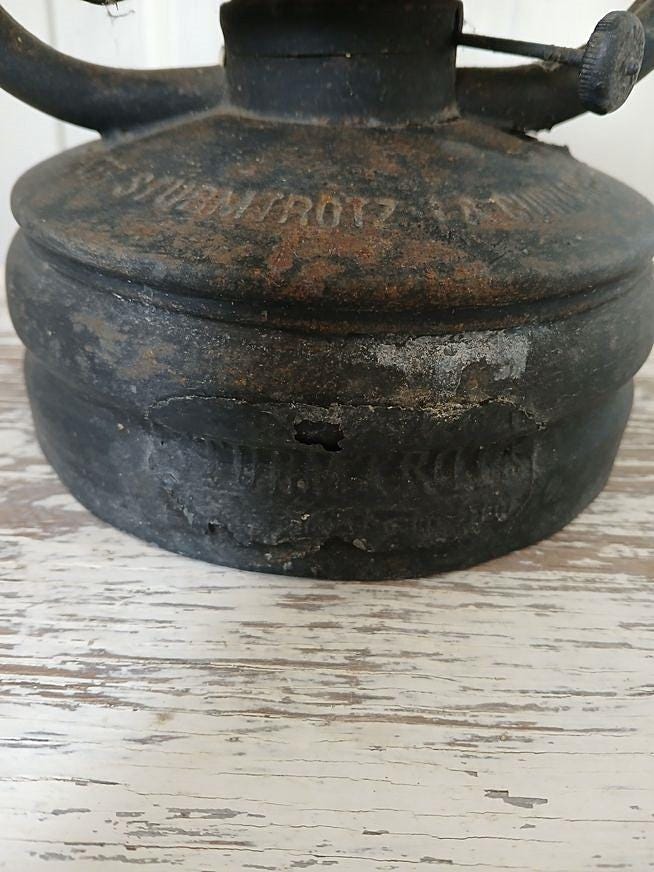 Antique Kerosene Lamp, Panzer Sturmtrotz La Cuirassée, Kästner and