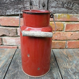 Große alte Emaille-Milchkanne mit Deckel und Holzgriff, 5 Liter, dicht, Vintage Kanne, Bauernkanne, rustikale Vase, Vintage Garten, Landhaus