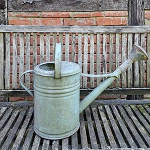 Antike verzinkte Gießkanne mit Tülle, dicht, 10 Liter, Gartendeko, Pflanzgefäß, Vintage Garten, Landhaus, Bauernhaus, Bauerngarten