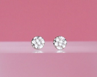 Small round silver ear studs "Curves" 5 mm