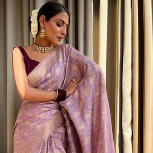 Buy Lavender Drape Saree With Waist Belt And Loose Sleeve Pattened