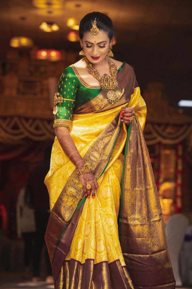 Women's Cotton Blend Yellow Printed Designer Saree With Blouse Piece