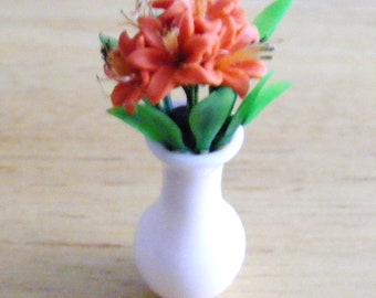 Puppenhaus Blumenvase mit orange Lilien