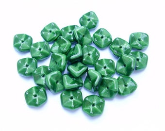 20 glass beads Zig-Zac 10 x 6 mm green silk