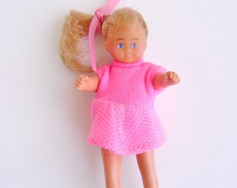 Lundby-Püppchen Mädchen pinkes Kleid blondes langes Haar