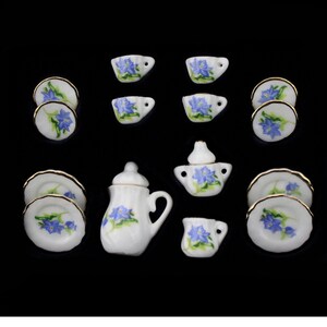 Dollhouse 1:12 Selection - Coffee Service Tea Service Flowers with Gold Rim Porcelain 15-piece Enzian blau