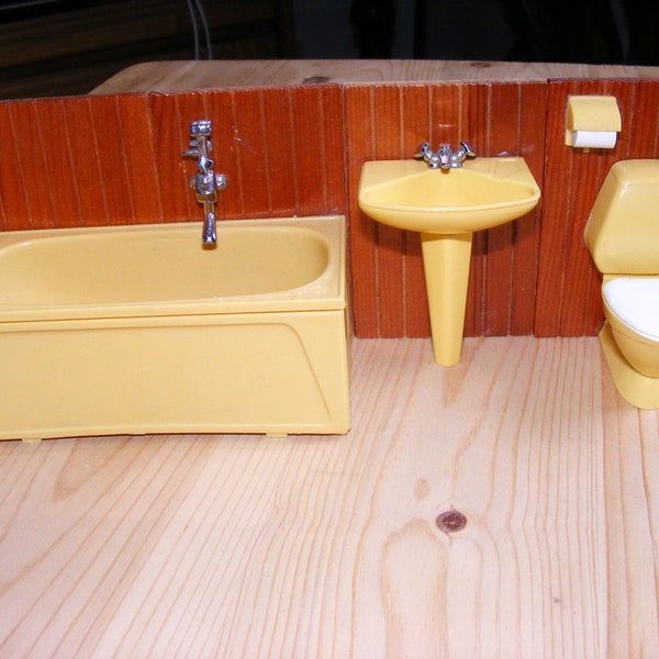 Lundby bathroom 4-part yellow with wooden panels 70s