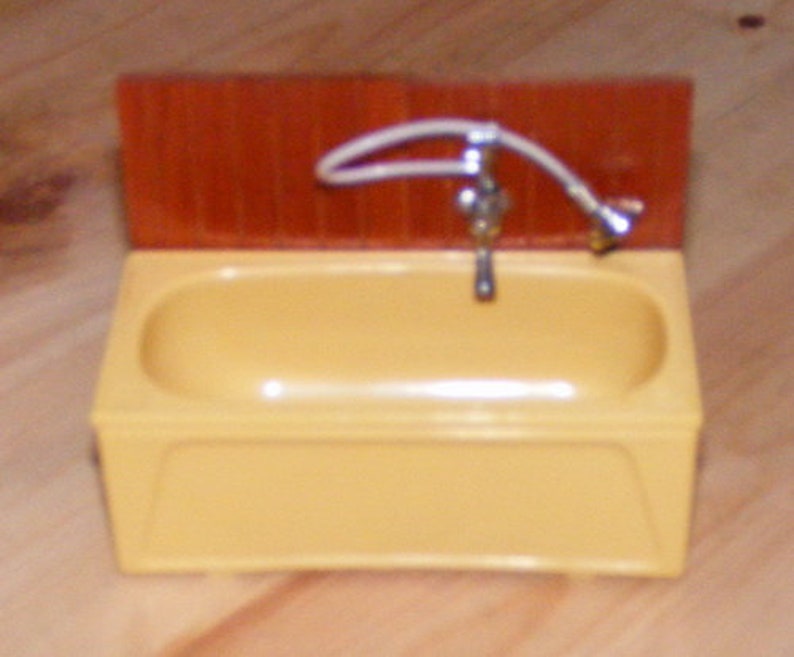 Lundby bathroom 4-part yellow with wooden panels 70s image 2
