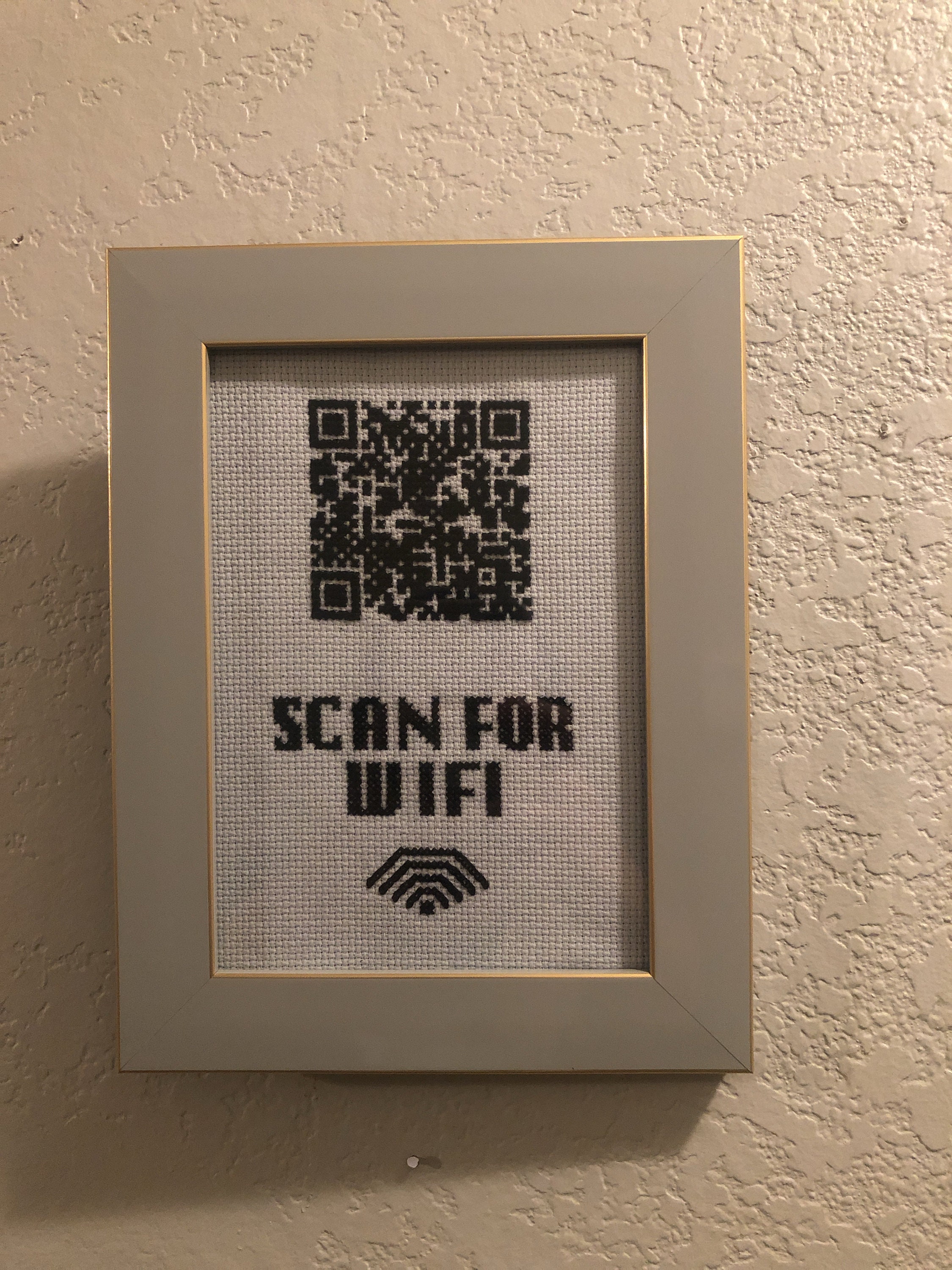 QR-code WIFI password (rickroll) by Boogie