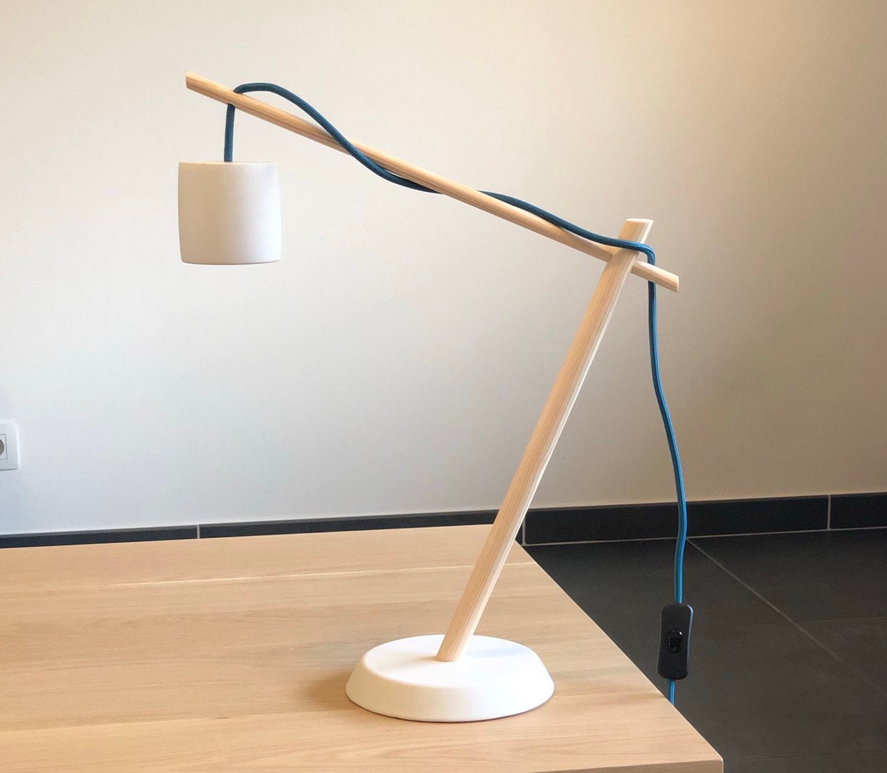 Lampe à Poser en Bois et Béton